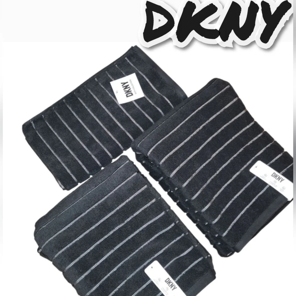 💕NWT DKNY Towel Set💕Set of 3💕